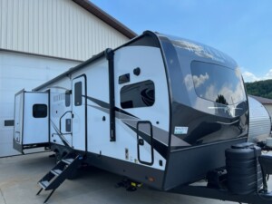 ’23 Rockwood Signature 8264BHS (Bunks)