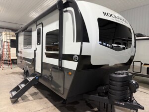 ’26 Rockwood Mini Lite 2522FB