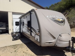 SOLD ’15 Cruiser Aire 33RE